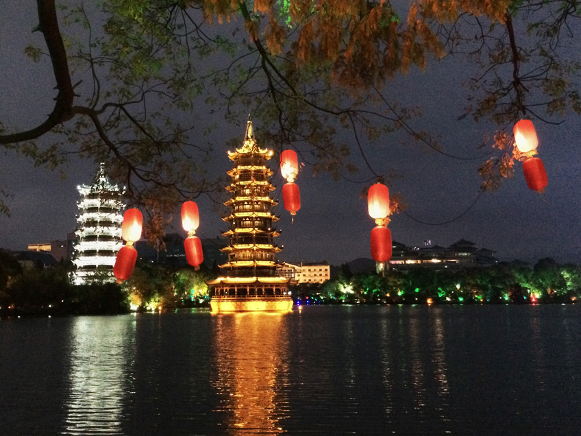 guilin-pagodes-soleil-lune