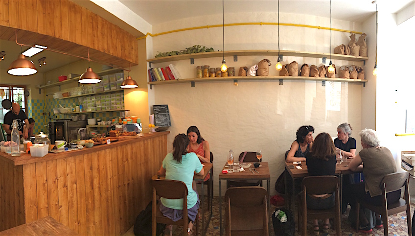 mokonuts-coffeeshop