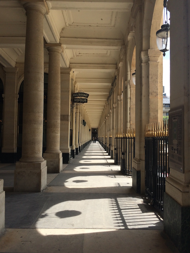 Galerie-palais-royal-grand-vefour