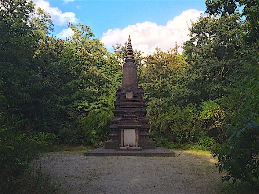 Jardin-d-agronomie-tropicale-stupa-cambodge