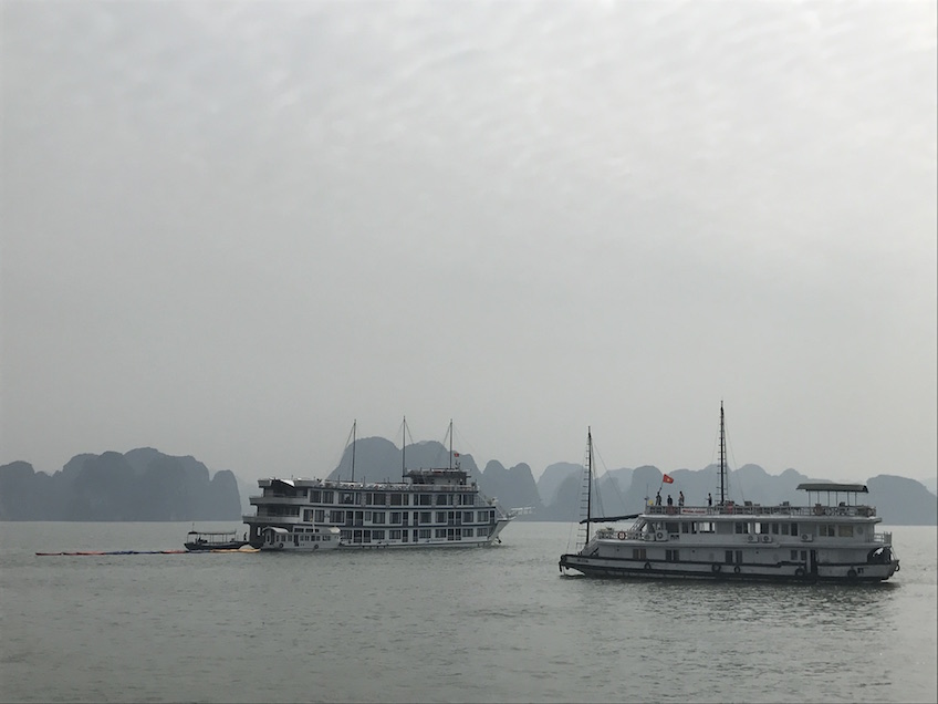 Baie d'Halong Vietnam bateaux de croisiere