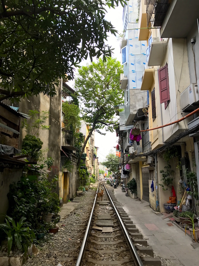 Le Duan train street Hanoi