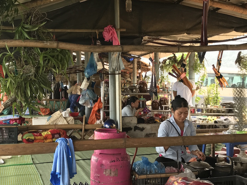 Mai Chau marché suspendu